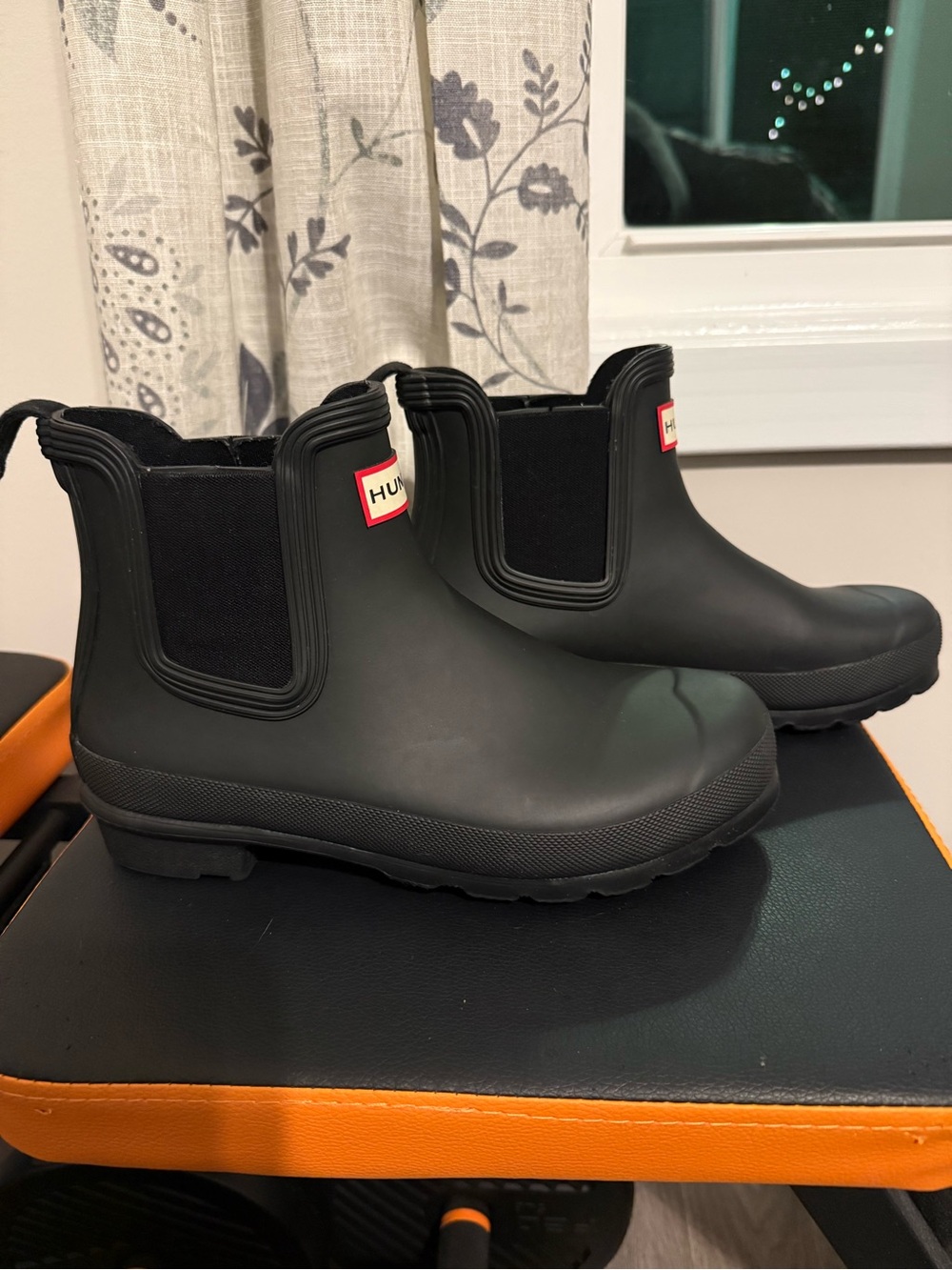 Hunter Women’s Black Chelsea Rain Booties - Picture 5 of 9